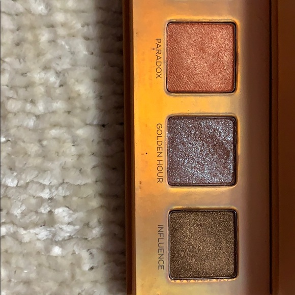 Urban Decay Lightbeam Eyeshadow Palette - Picture 3 of 5